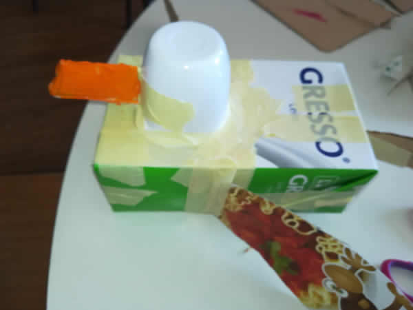 Construções com material de desperdício